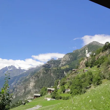 Modern Apartment With Garden In Valais Apartmán *